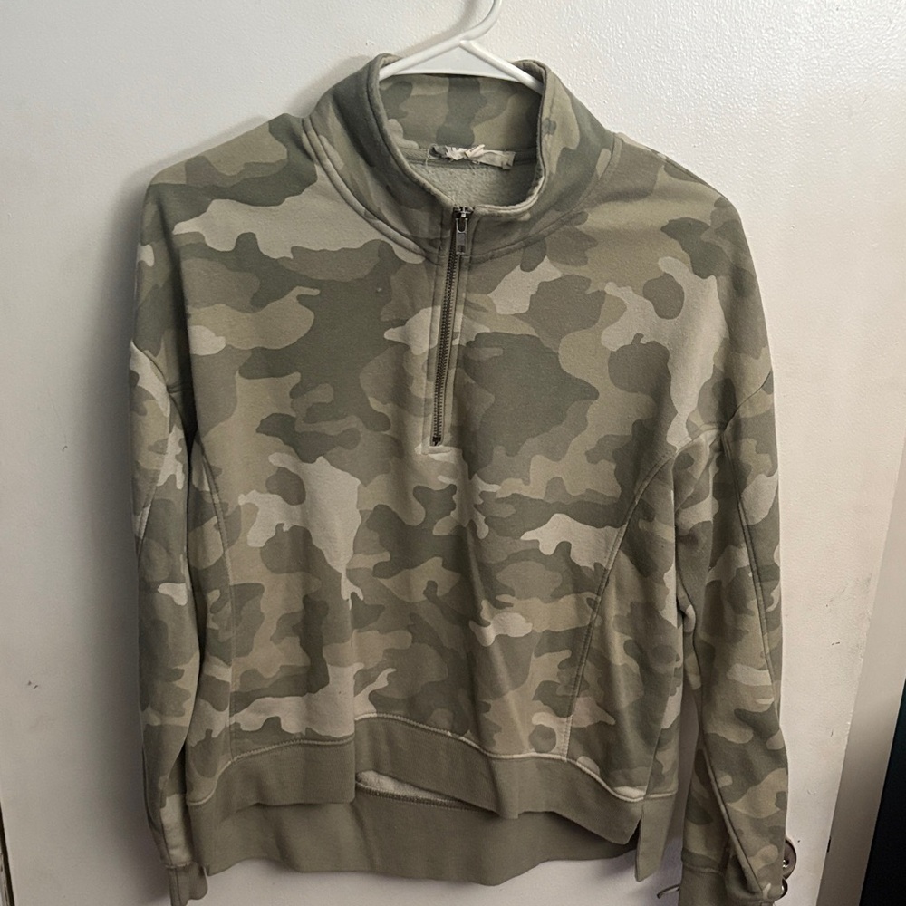 Hippie Rose Women's Camouflage Zip-Up Top